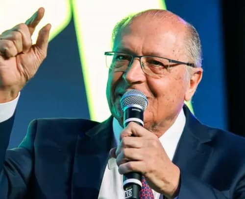 Governo prevê elevar produção nacional de medicamentos para 70% até 2033