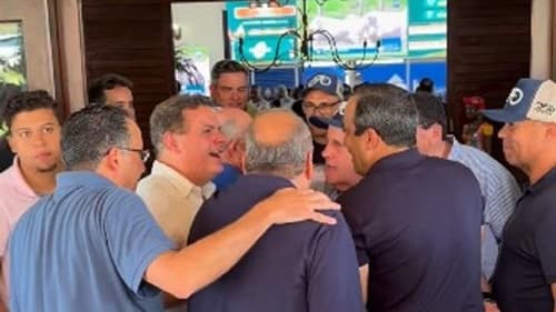 Geddel e Bruno Reis exibem clima amistoso em evento da família Odebrecht na Bahia