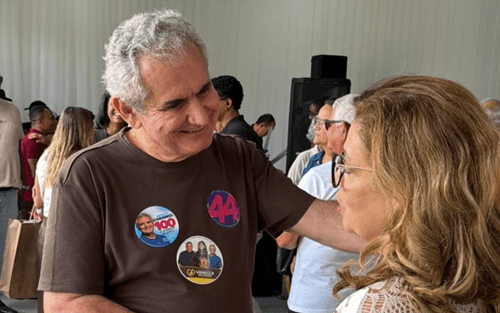 Ângelo Coronel reforça defesa da cadeia do cacau durante agenda em Ipiaú