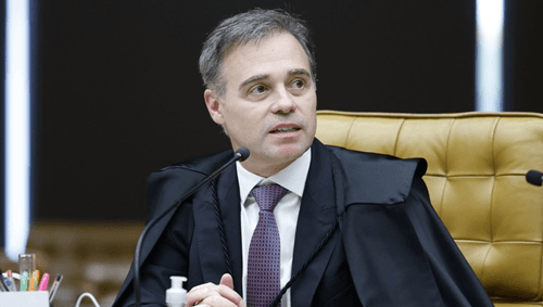 TSE multa campanha de Lula em R$ 15 mil por impulsionar propaganda negativa contra Flávio Bolsonaro