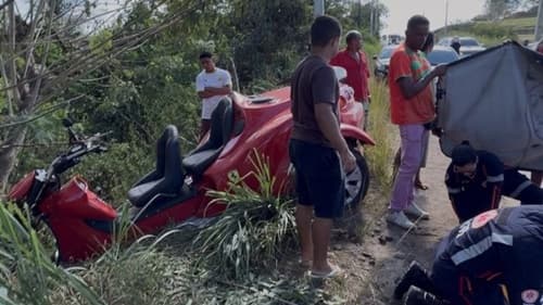 Casal sofre acidente com triciclo motorizado na BR-330, em Ipiaú