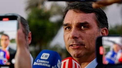 Flávio Bolsonaro nega plano de retirar Nossa Senhora Aparecida da condição de padroeira do Brasil
