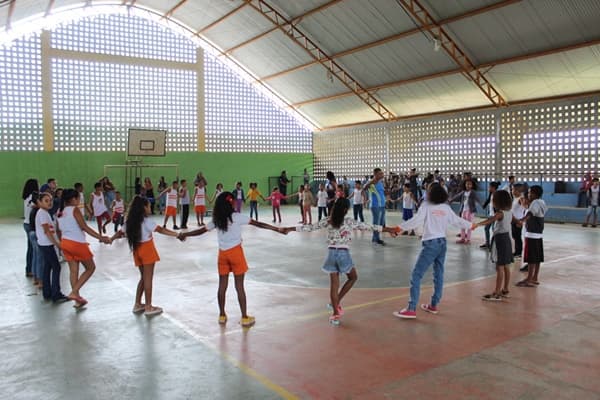 Ibirataia: Após implantar a Educação Integral no município, Educação realiza aula coletiva