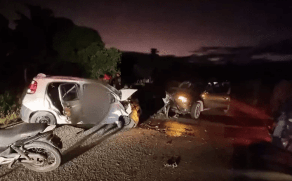 PM morre após batida entre dois carros na BA-001, extremo sul da Bahia