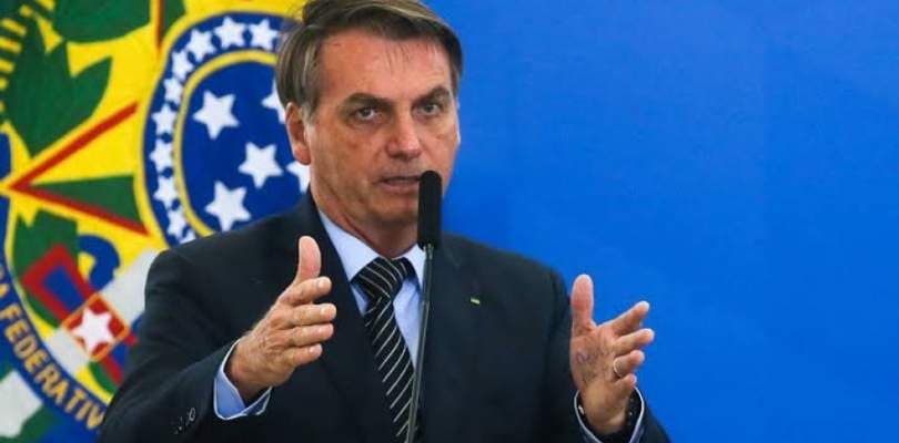 Bolsonaro afirma que Bolsa Família deve ser reajustado para R$ 300