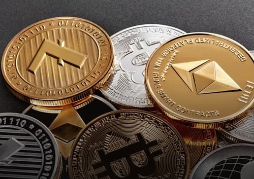 Bitcoin atinge maior nível em oito meses após avanço regulatório nos Estados Unidos