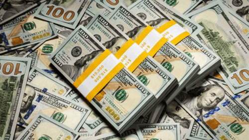 Dólar recua e Ibovespa sobe com alta do petróleo e cenário político no radar