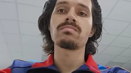 Candidato é preso após pintar muro de universidade sem autorização