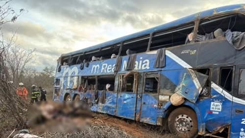 Número de mortos em acidente com ônibus na BR-122 sobe para oito na Bahia