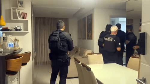 Líder do tráfico em bairro de Salvador é preso em apartamento de luxo no litoral paulista